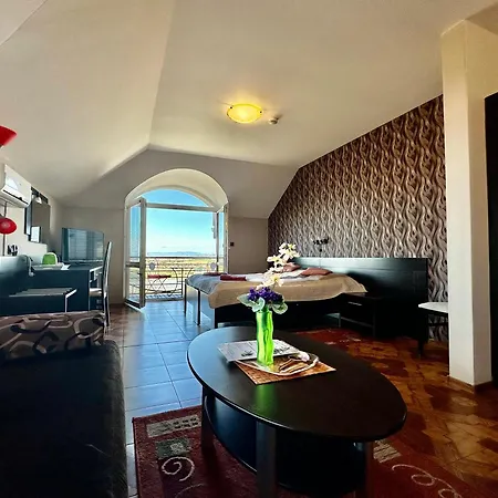 Mery Jan * Podhájska