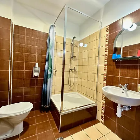 Mery Jan 民宿 Podhájska